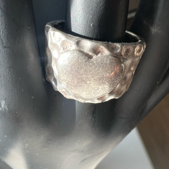Size 8 silver wide band ring . - Picture 3 of 9